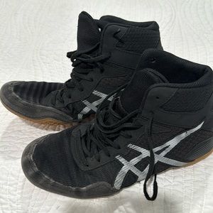 Wrestling shoes